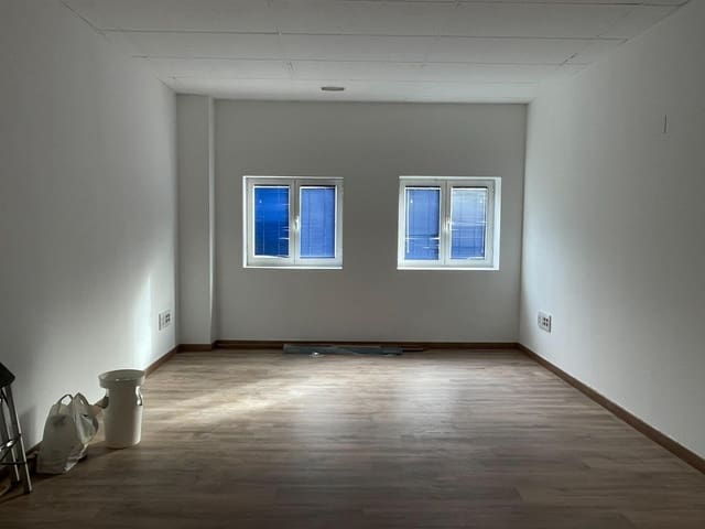 Commercial for rent in Ponferrada - € 600 (Ref: 9367623)