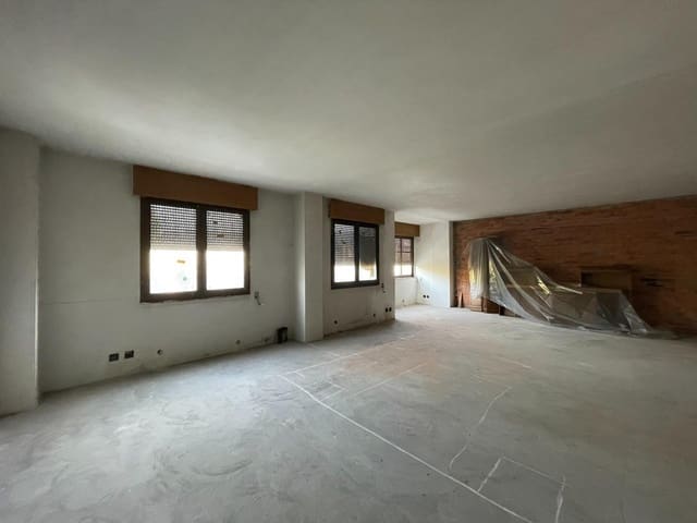 Kontor til salgs i Ponferrada - € 58 000 (Ref: 9367624)