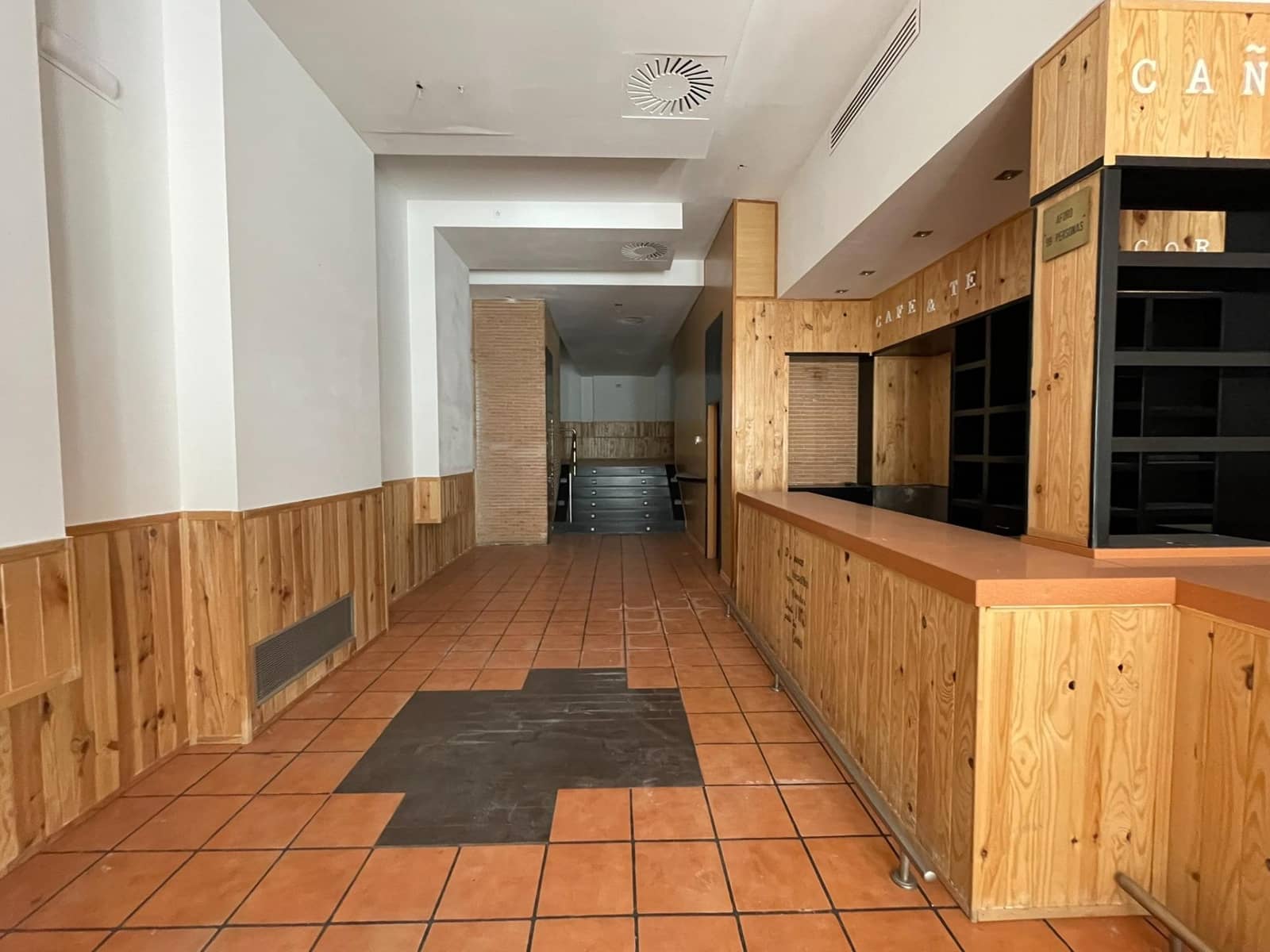 Kommersiell att hyra i Ponferrada - 950 € (Ref: 9367625)