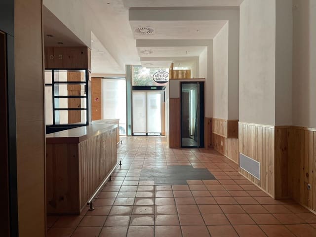 Komercyjne do wynajęcia w Ponferrada - 950 € (Ref: 9367625)