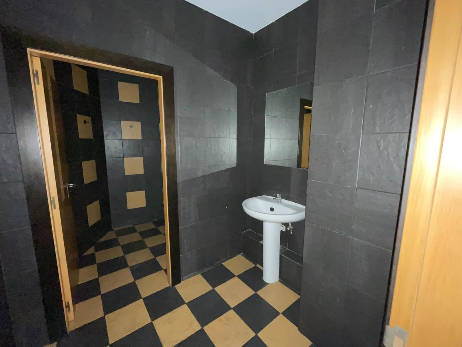 Kommersiell att hyra i Ponferrada - 950 € (Ref: 9367625)