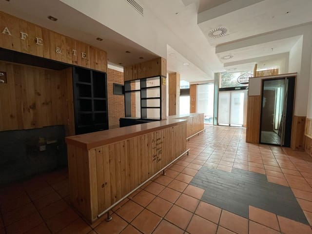 Komercyjne do wynajęcia w Ponferrada - 950 € (Ref: 9367625)
