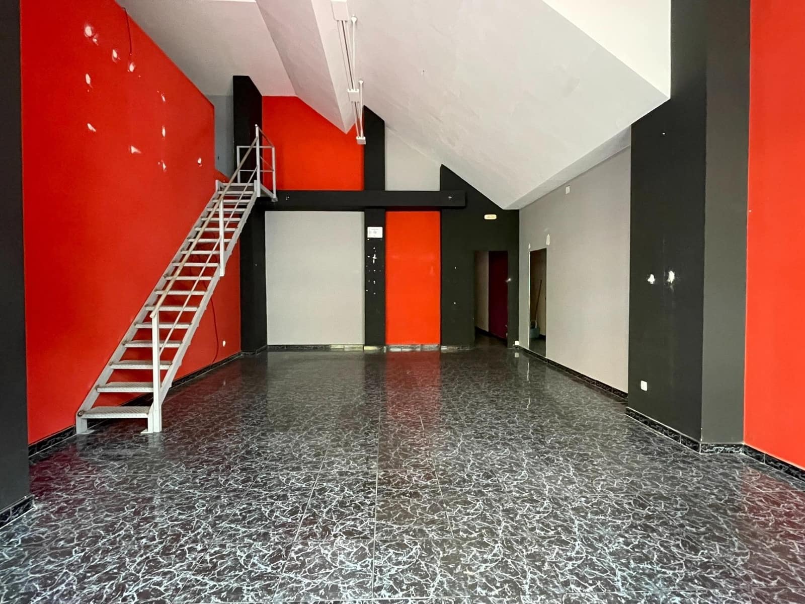 Erhverv til leje i Ponferrada - € 600 (Ref: 9367626)