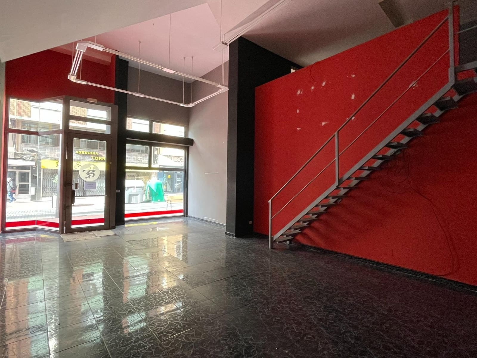 Erhverv til leje i Ponferrada - € 600 (Ref: 9367626)