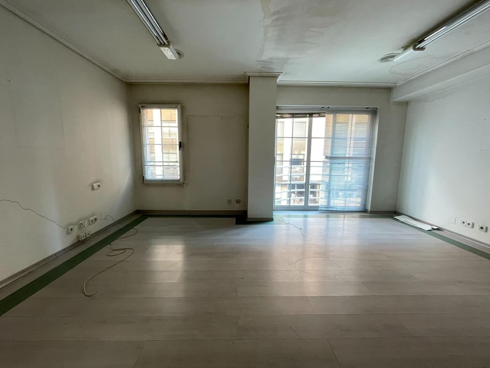 Bureau à vendre à Ponferrada - 80 000 € (Ref: 9367628)