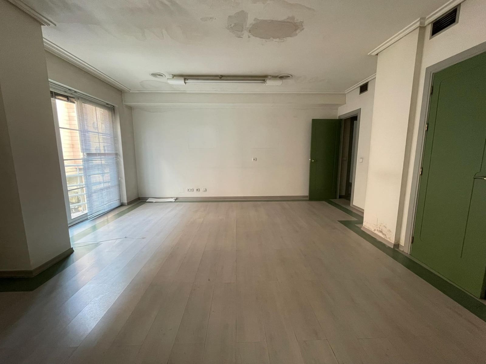 Bureau à vendre à Ponferrada - 80 000 € (Ref: 9367628)