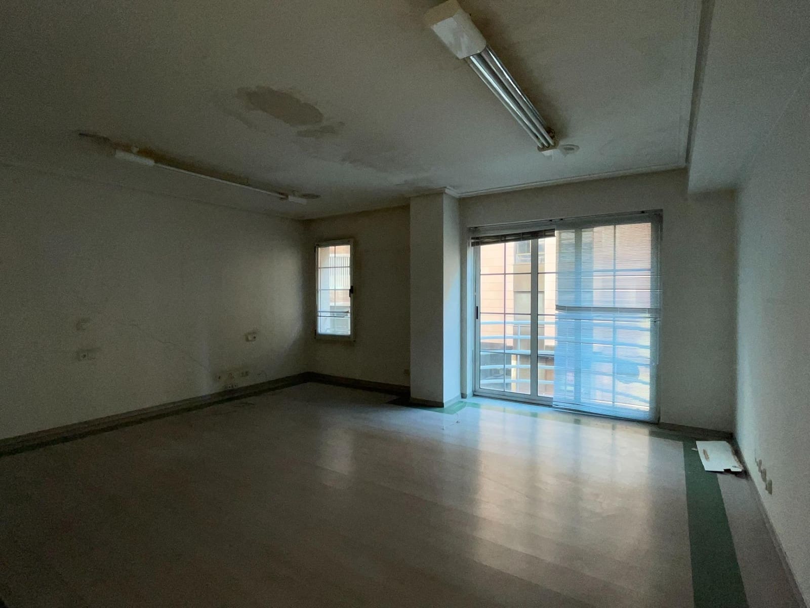 Bureau à vendre à Ponferrada - 80 000 € (Ref: 9367628)