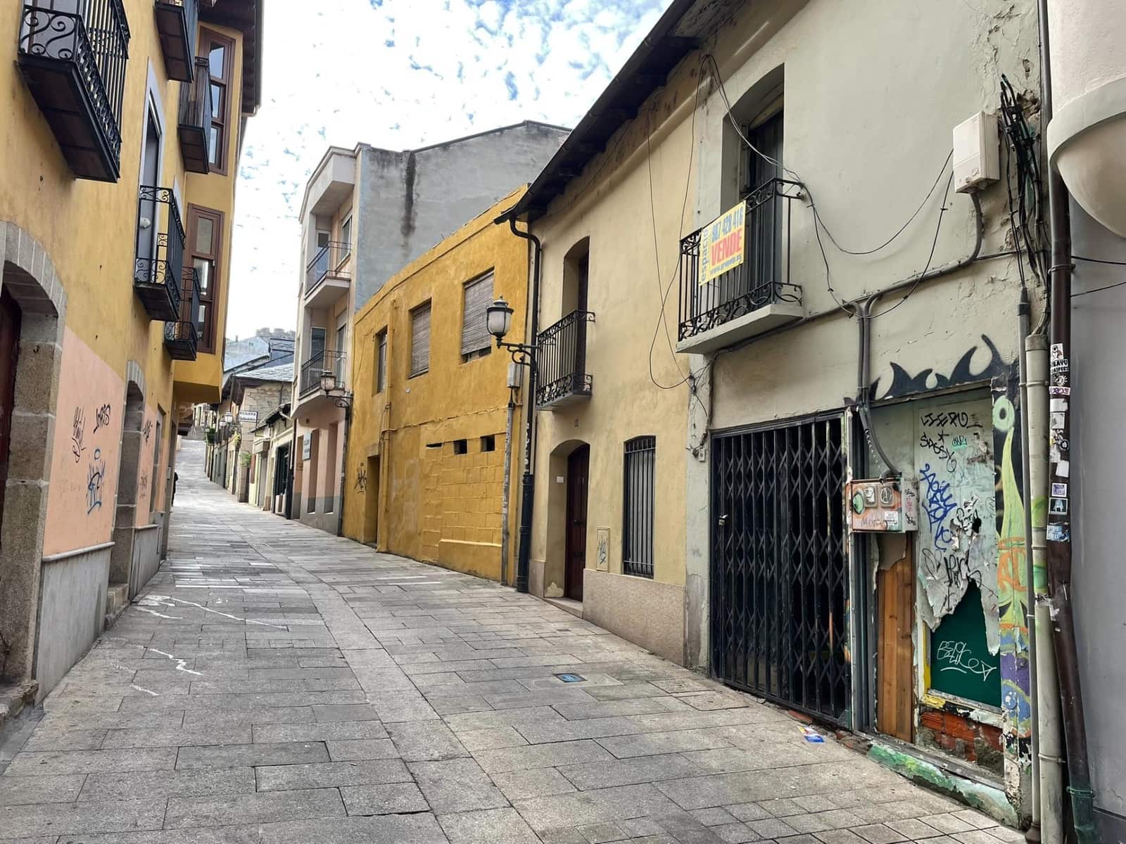 3 soverom Hus til salgs i Ponferrada - € 68 000 (Ref: 9367630)