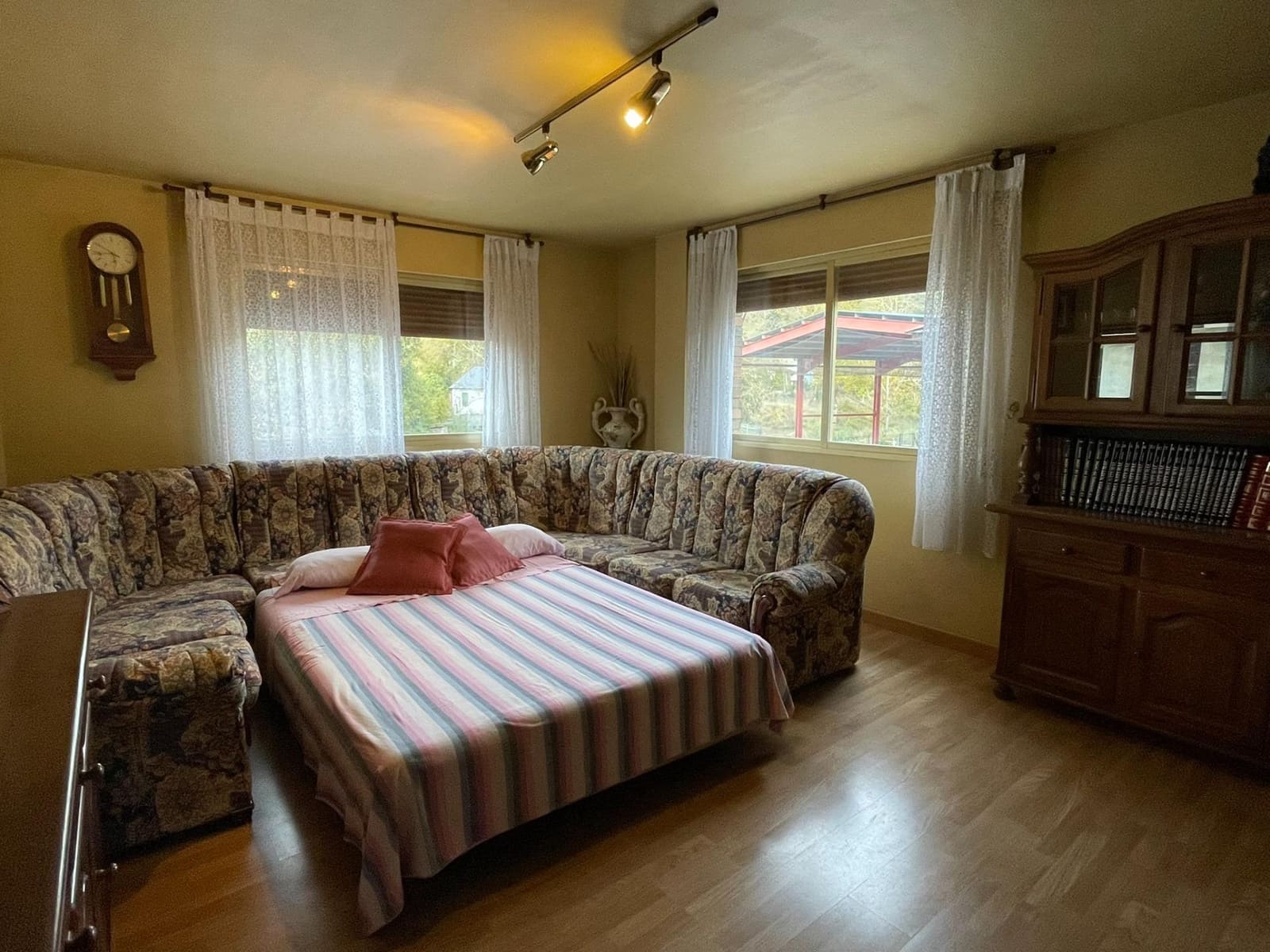 4 bedroom Townhouse for sale in Toral de Merayo - € 250,000 (Ref: 9367631)