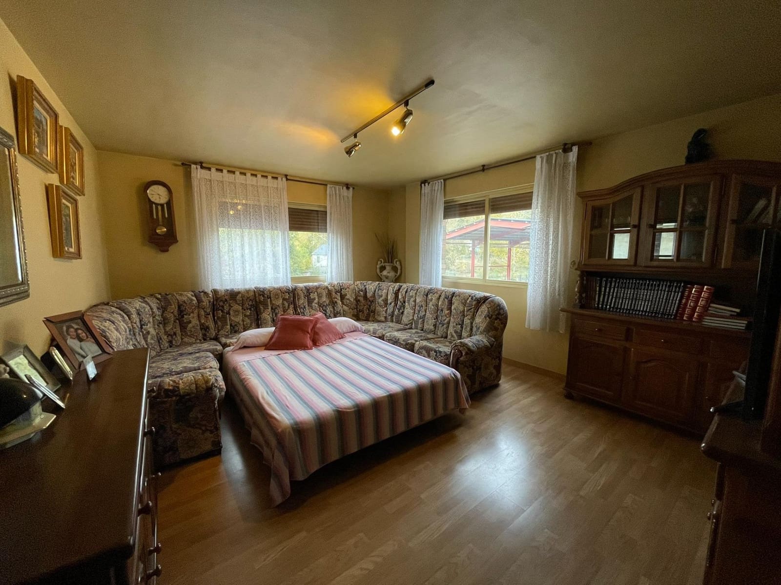 4 bedroom Townhouse for sale in Toral de Merayo - € 250,000 (Ref: 9367631)