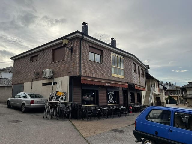 4 bedroom Townhouse for sale in Toral de Merayo, Ponferrada - € 250,000 (Ref: 9367631)