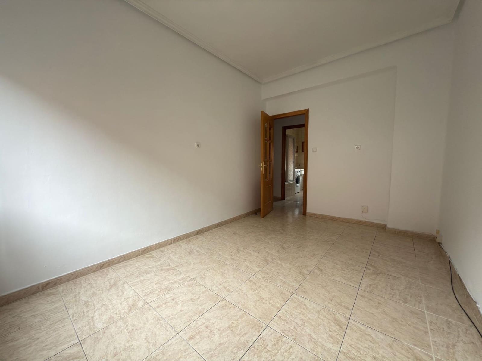 3 bedroom Flat for sale in Ponferrada - € 65,000 (Ref: 9403476)