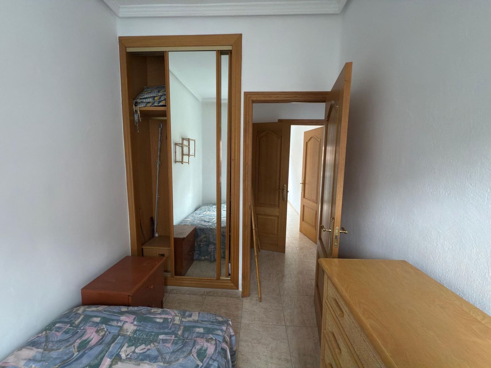 3 bedroom Flat for sale in Ponferrada - € 65,000 (Ref: 9403476)