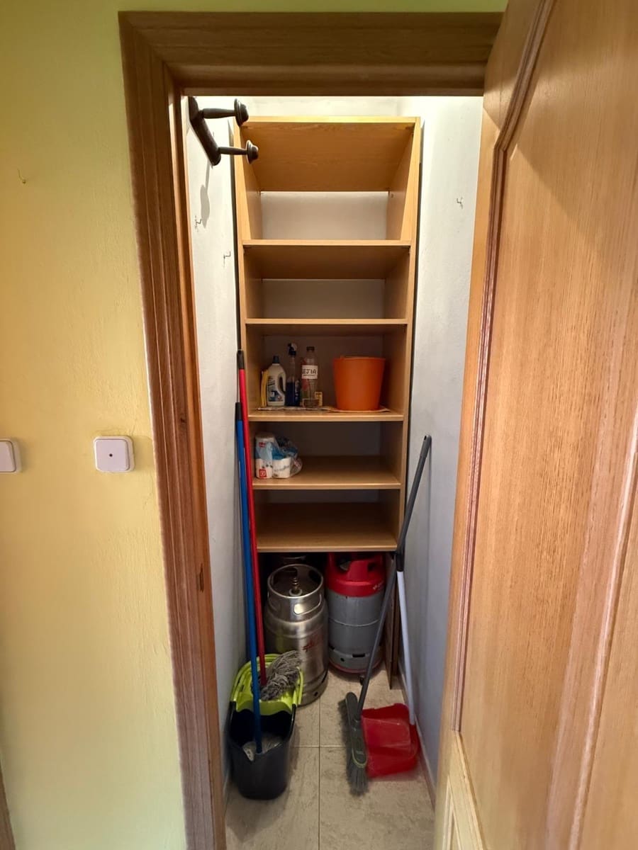 3 soveværelse Lejlighed til salg i Ponferrada - € 65.000 (Ref: 9403476)