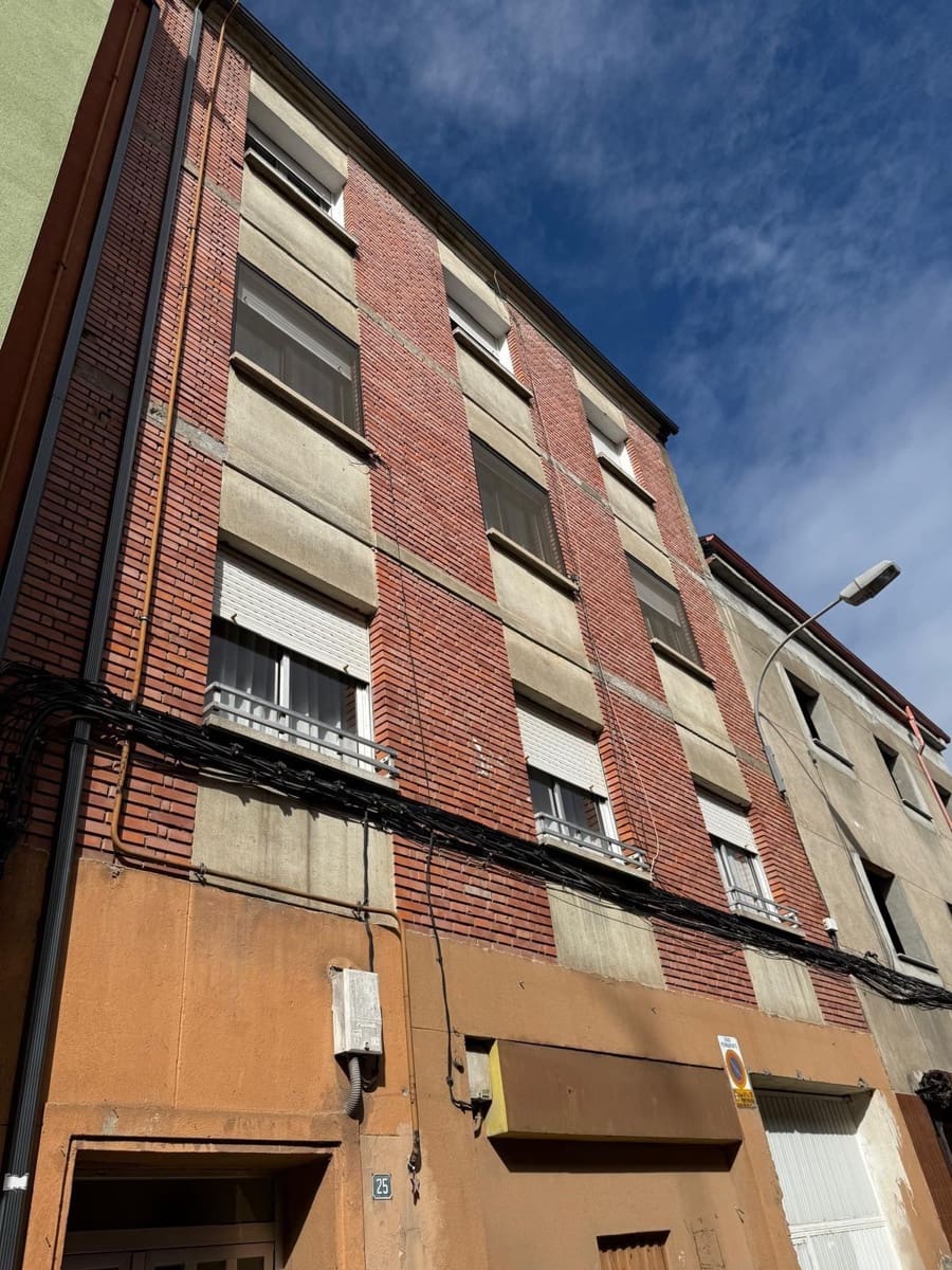 3 soveværelse Lejlighed til salg i Ponferrada - € 65.000 (Ref: 9403476)