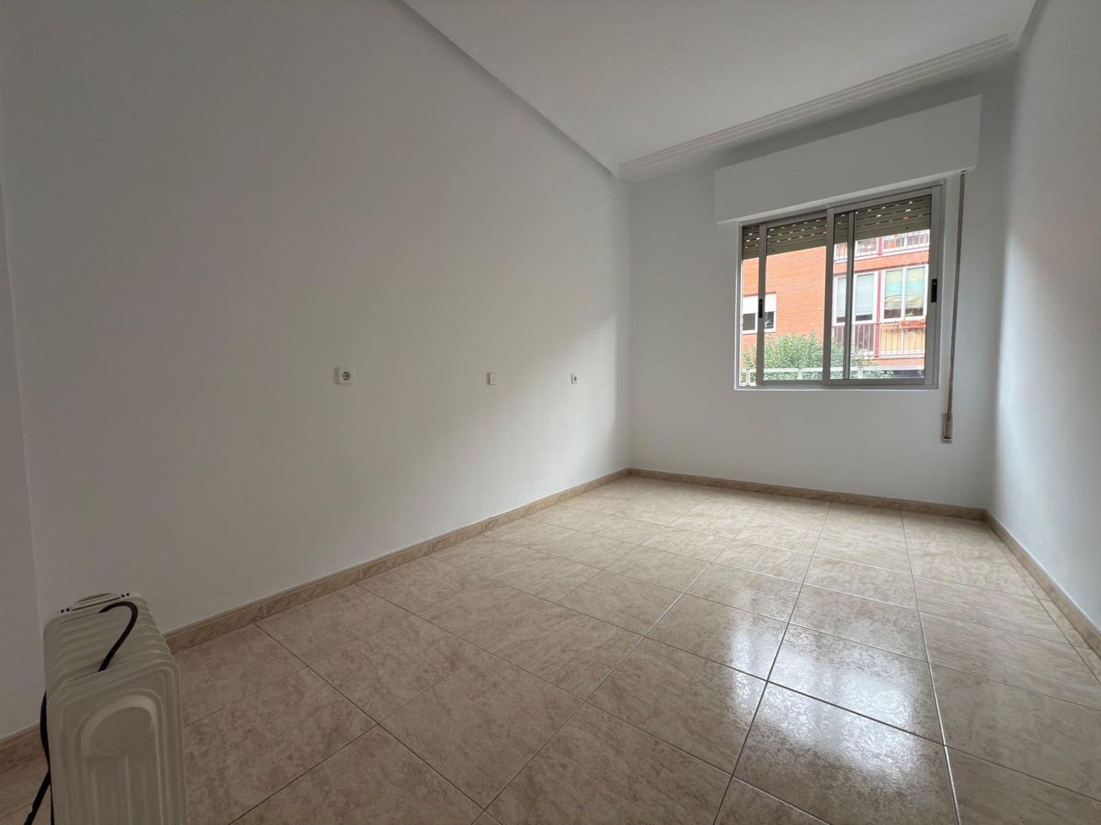 3 soveværelse Lejlighed til salg i Ponferrada - € 65.000 (Ref: 9403476)