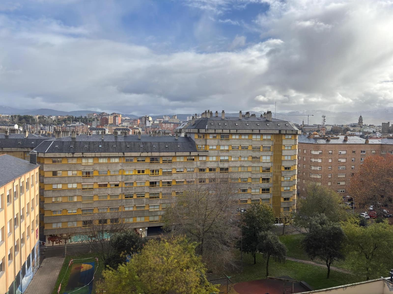 3 sypialnia Mieszkanie na sprzedaż w Ponferrada z garażem - 185 000 € (Ref: 9441393)