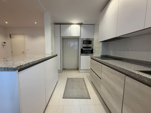 Piso de 4 habitaciones en Ponferrada en venta con garaje - 195.000 € (Ref: 9499756)