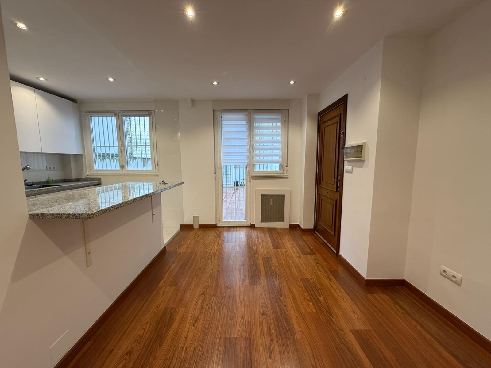 4 bedroom Flat for sale in Ponferrada with garage - € 195,000 (Ref: 9499756)