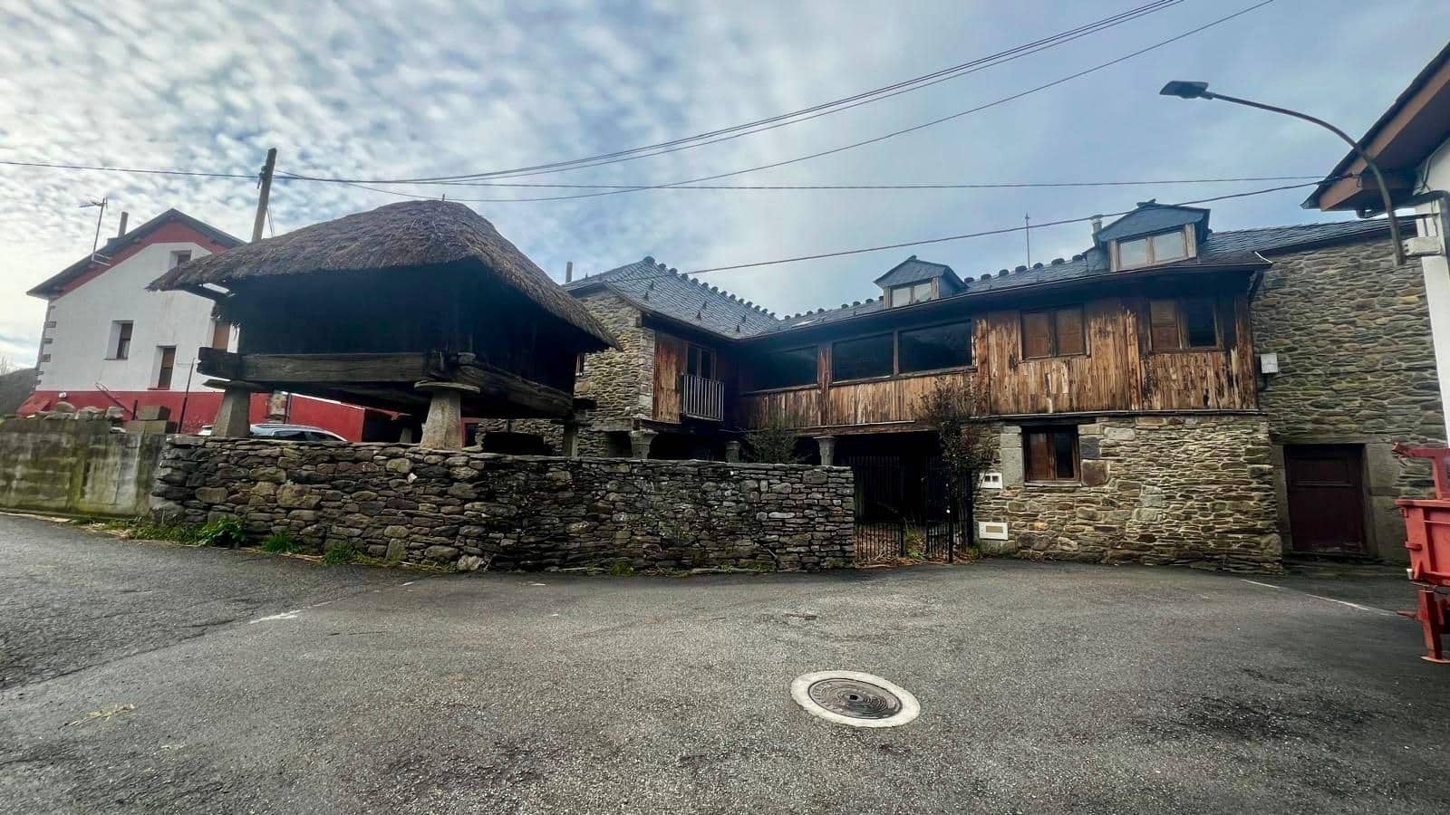 3 soverom Villa til salgs i Villablino - € 158 500 (Ref: 9508945)