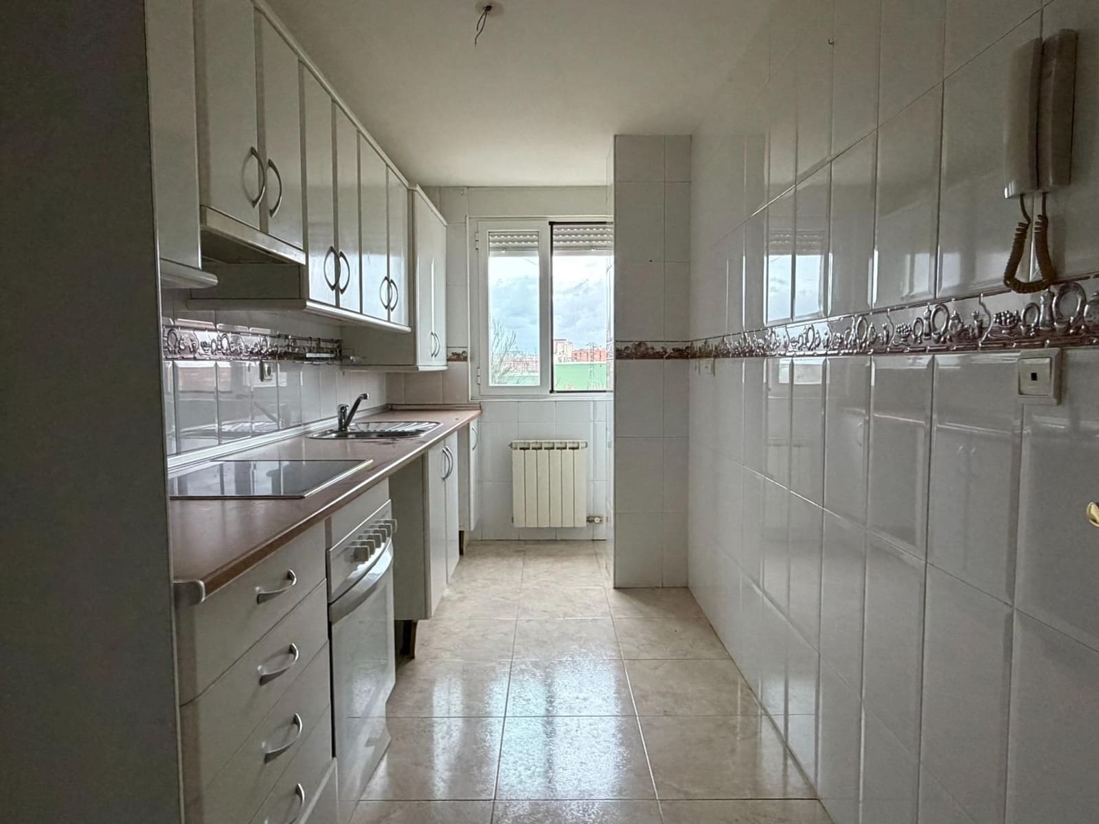 Apartment for sale in San Andres del Rabanedo with garage - € 112,000 (Ref: 9524392)