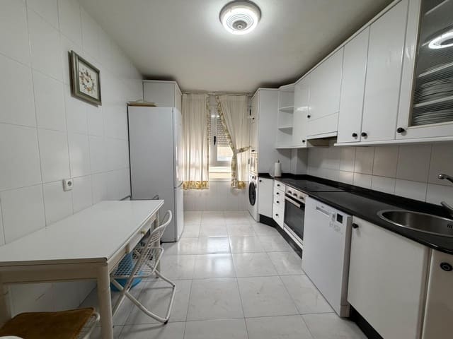 4 slaapkamer Flat te koop in Ponferrada met garage - € 240.000 (Ref: 9524393)