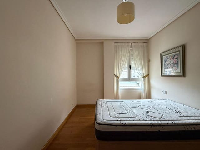 4 slaapkamer Flat te koop in Ponferrada met garage - € 240.000 (Ref: 9524393)