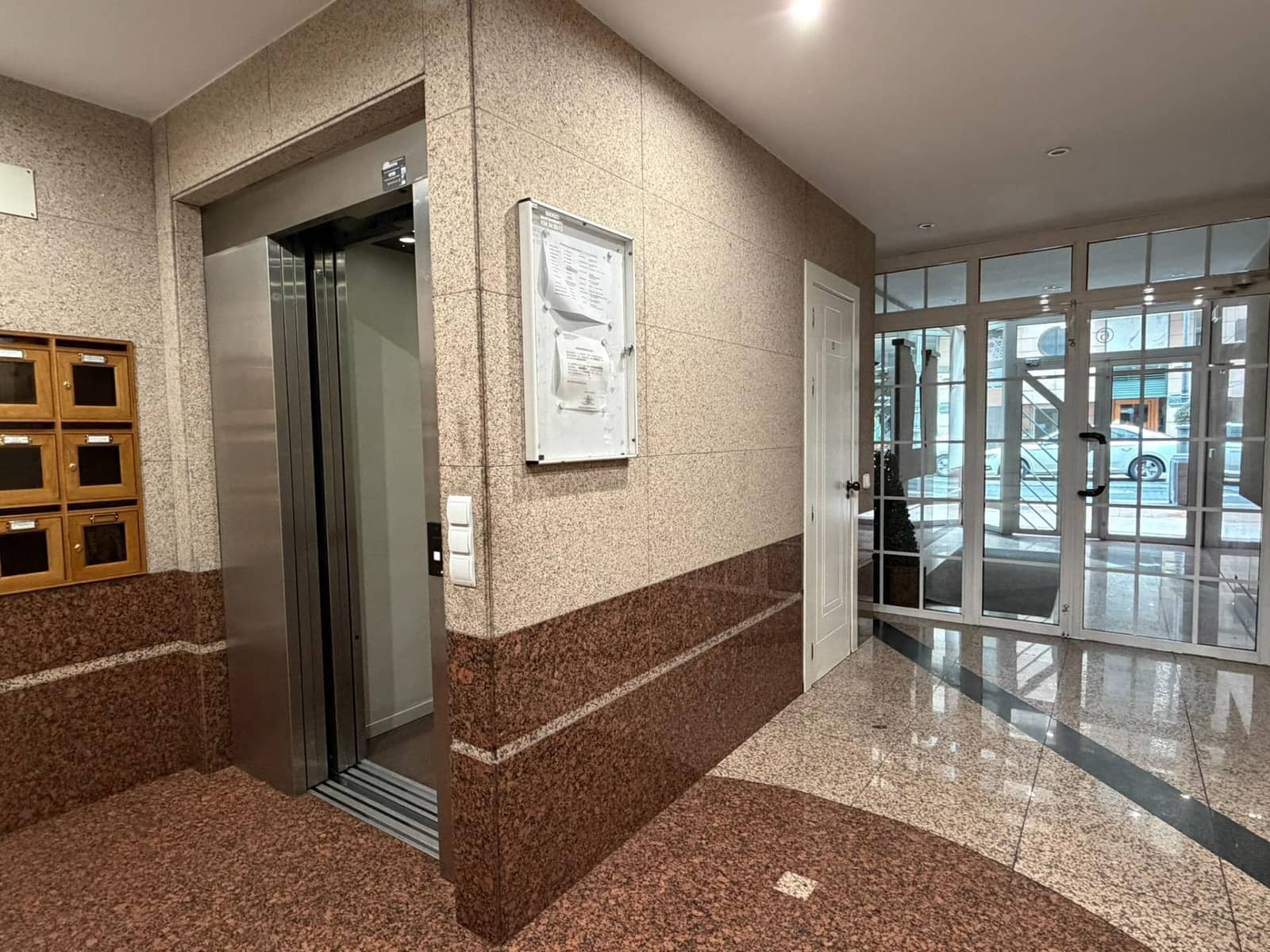 4 slaapkamer Flat te koop in Ponferrada met garage - € 240.000 (Ref: 9524393)