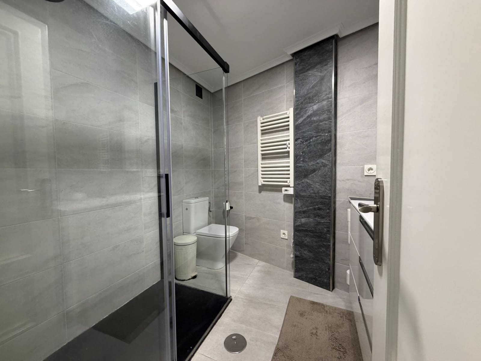 3 soveværelse Lejlighed til salg i Ponferrada med garage - € 135.000 (Ref: 9527778)