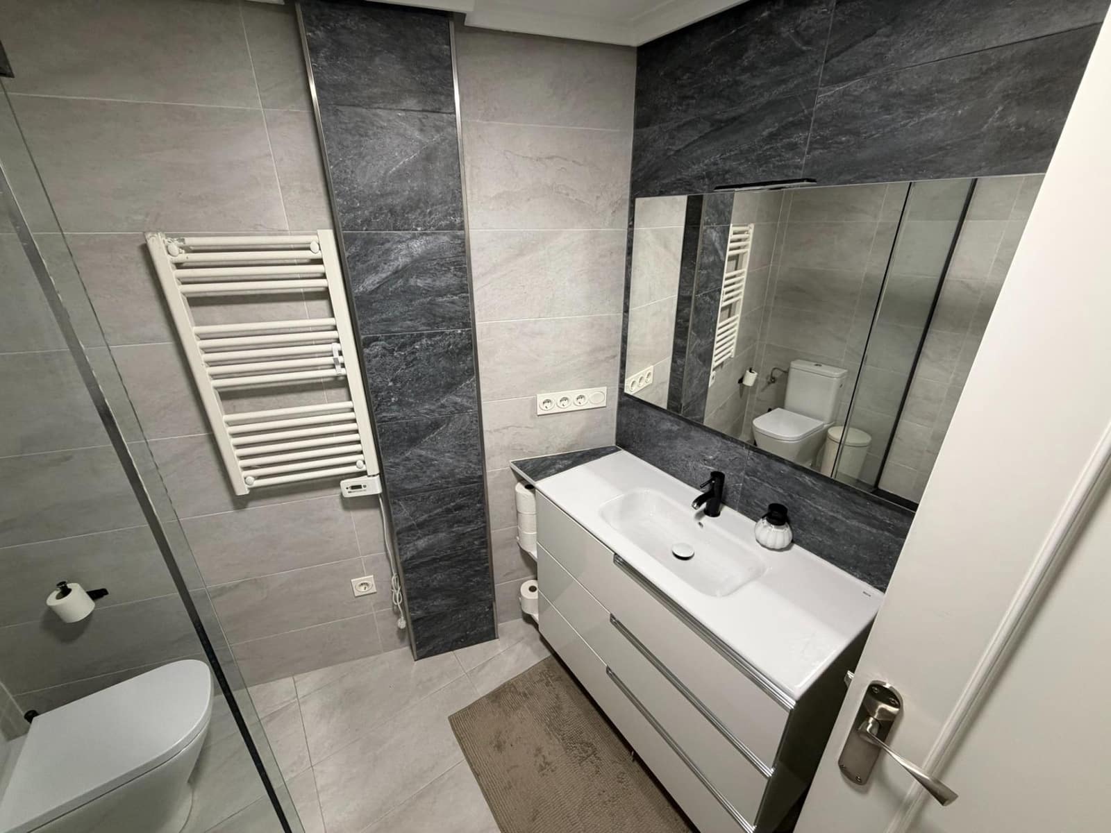 3 soveværelse Lejlighed til salg i Ponferrada med garage - € 135.000 (Ref: 9527778)