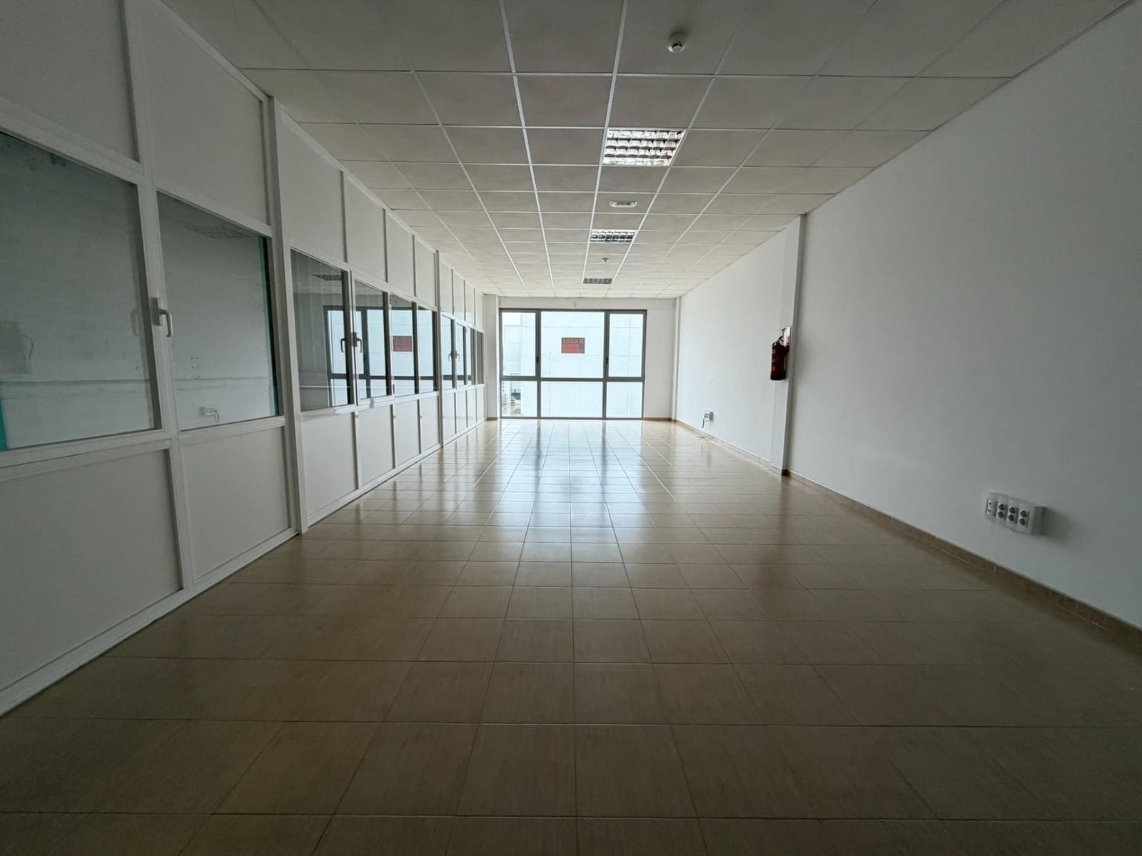 Bedrijf te huur in Ponferrada - € 1.400 (Ref: 9543730)