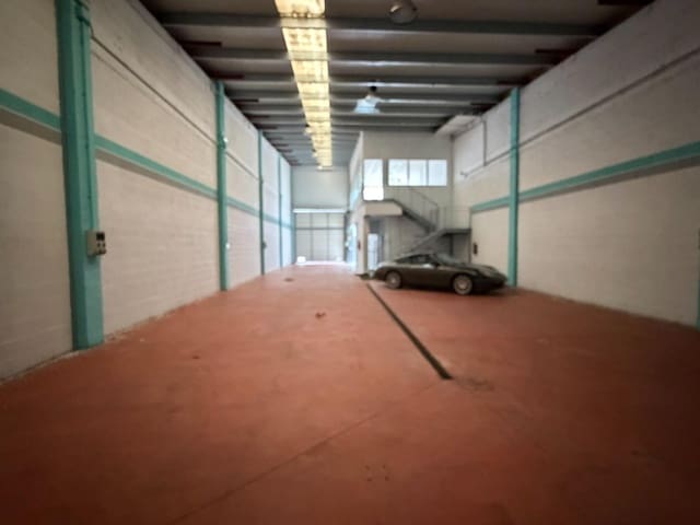 Bedrijf te huur in Ponferrada - € 1.400 (Ref: 9543730)