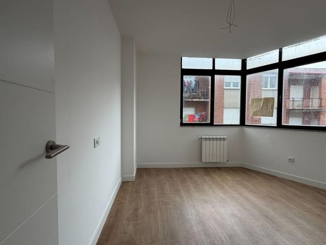 3 sovrum Lägenhet till salu i Ponferrada - 129 000 € (Ref: 9571264)