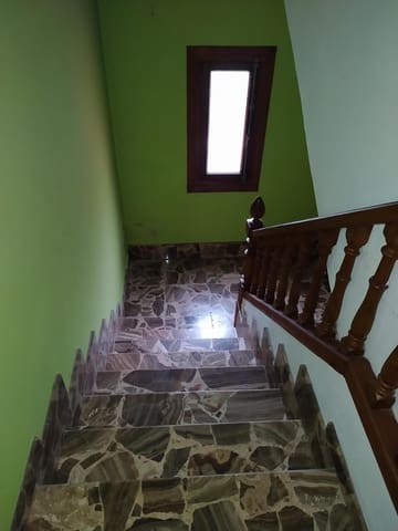 4 slaapkamer Finca/Landhuis te koop in Camponaraya met garage - € 65.000 (Ref: 9574696)