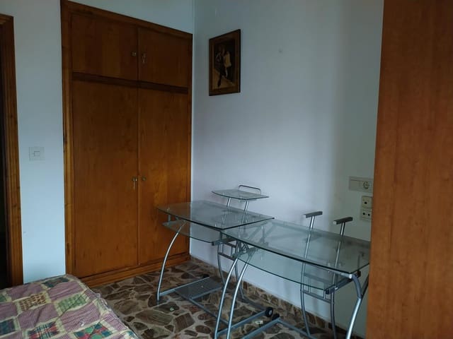 4 slaapkamer Finca/Landhuis te koop in Camponaraya met garage - € 65.000 (Ref: 9574696)