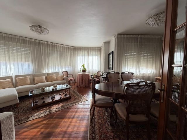 Piso de 5 habitaciones en Ponferrada en venta - 179.000 € (Ref: 9619355)