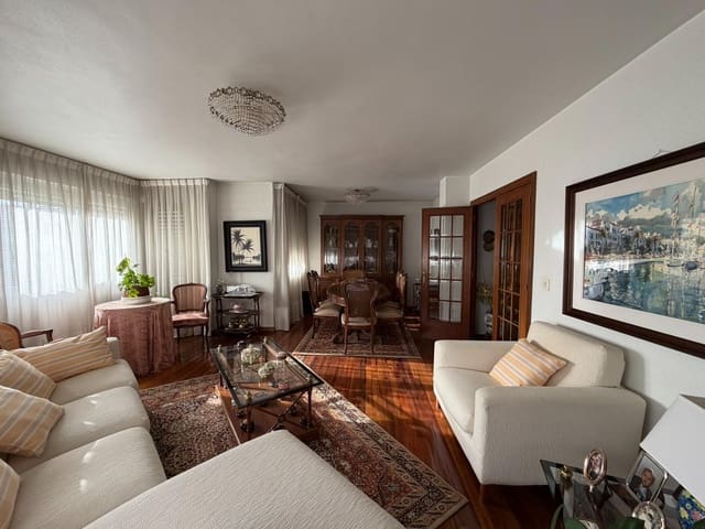 Piso de 5 habitaciones en Ponferrada en venta - 179.000 € (Ref: 9619355)