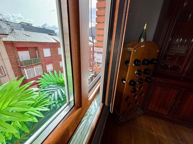 Piso de 3 habitaciones en Ponferrada en venta - 81.700 € (Ref: 9652094)