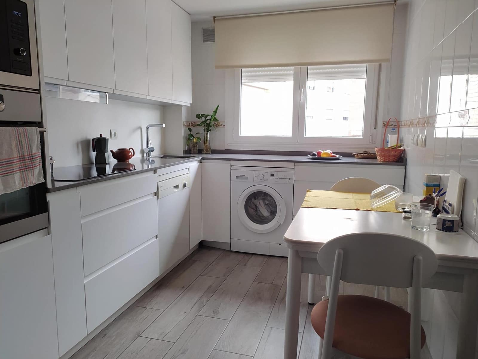 4 makuuhuone Asunto myytävänä paikassa Ponferrada mukana 
autotalli - 145 000 € (Ref: 9666599)