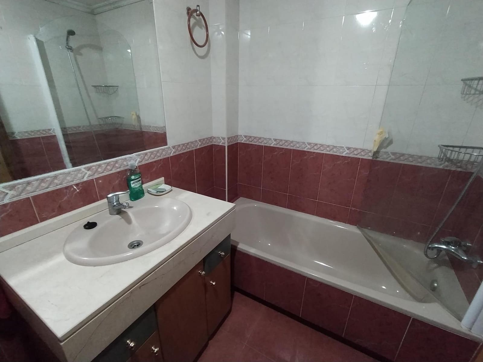 4 makuuhuone Asunto myytävänä paikassa Ponferrada mukana 
autotalli - 145 000 € (Ref: 9666599)