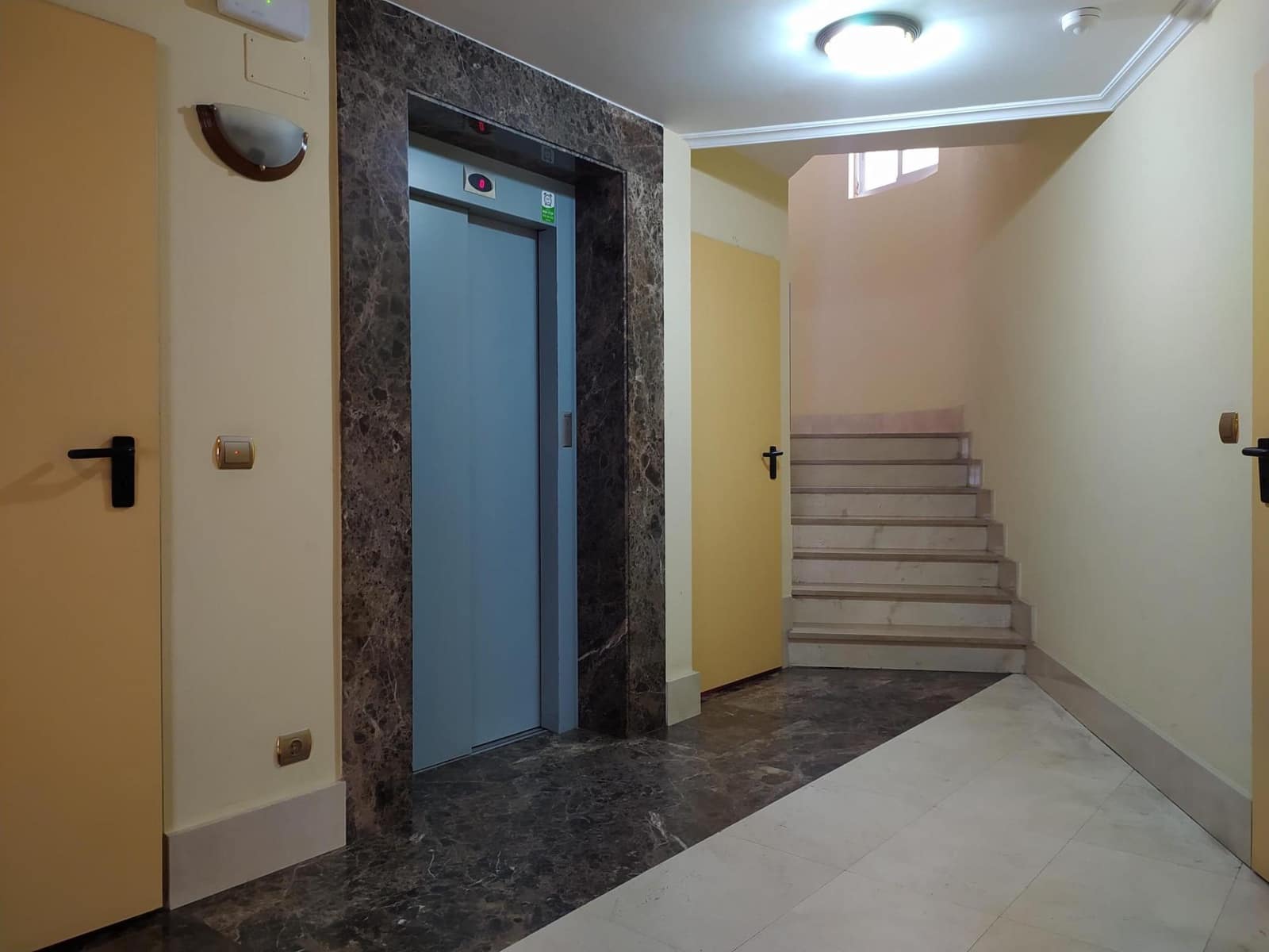 4 makuuhuone Asunto myytävänä paikassa Ponferrada mukana 
autotalli - 145 000 € (Ref: 9666599)