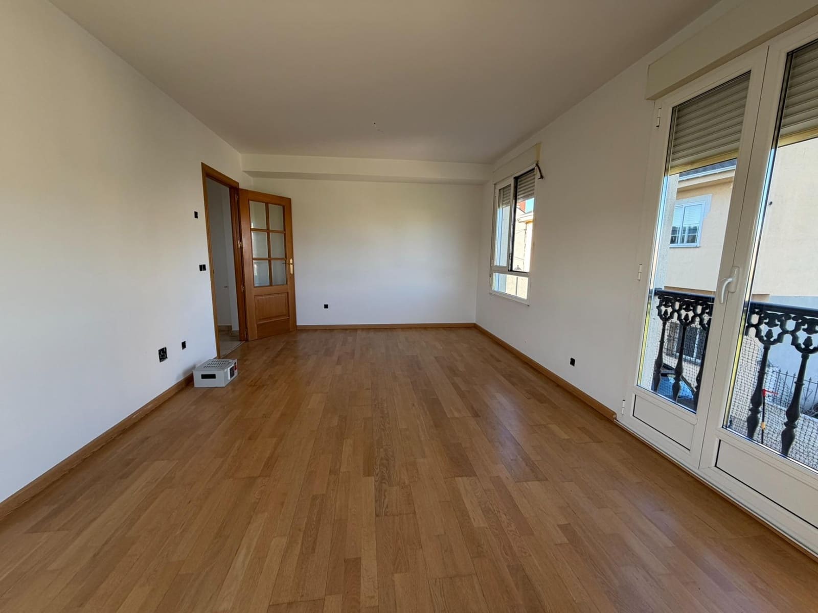 4 bedroom Semi-detached Villa for sale in Cacabelos - € 231,000 (Ref: 9695423)