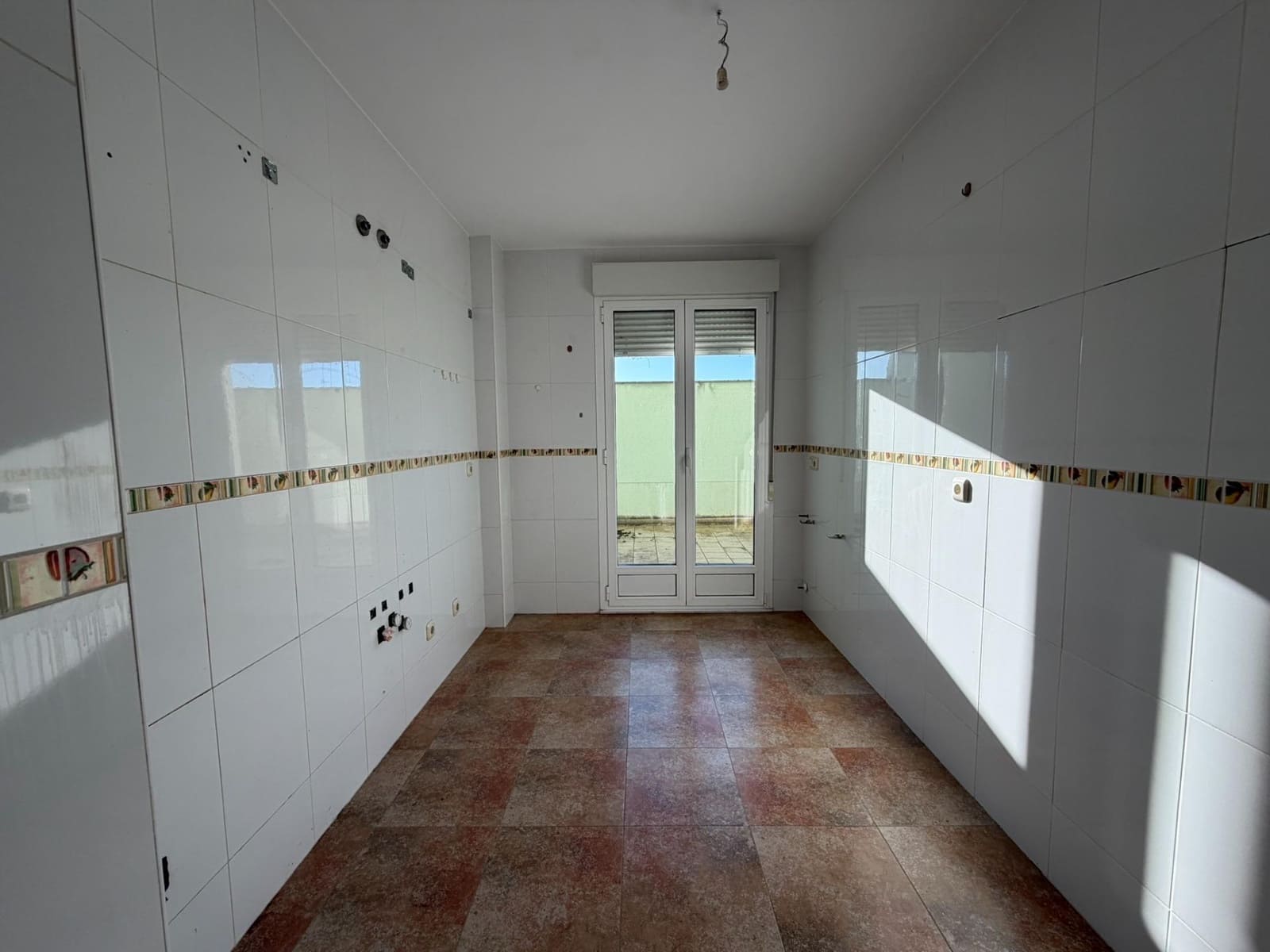 4 bedroom Semi-detached Villa for sale in Cacabelos - € 231,000 (Ref: 9695423)