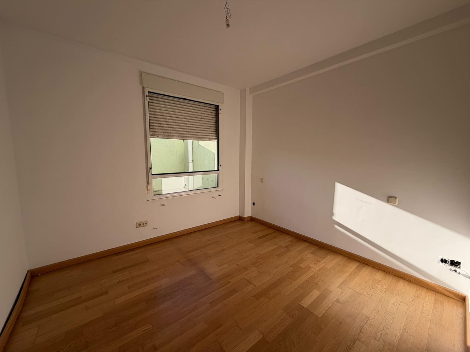 4 bedroom Semi-detached Villa for sale in Cacabelos - € 231,000 (Ref: 9695423)