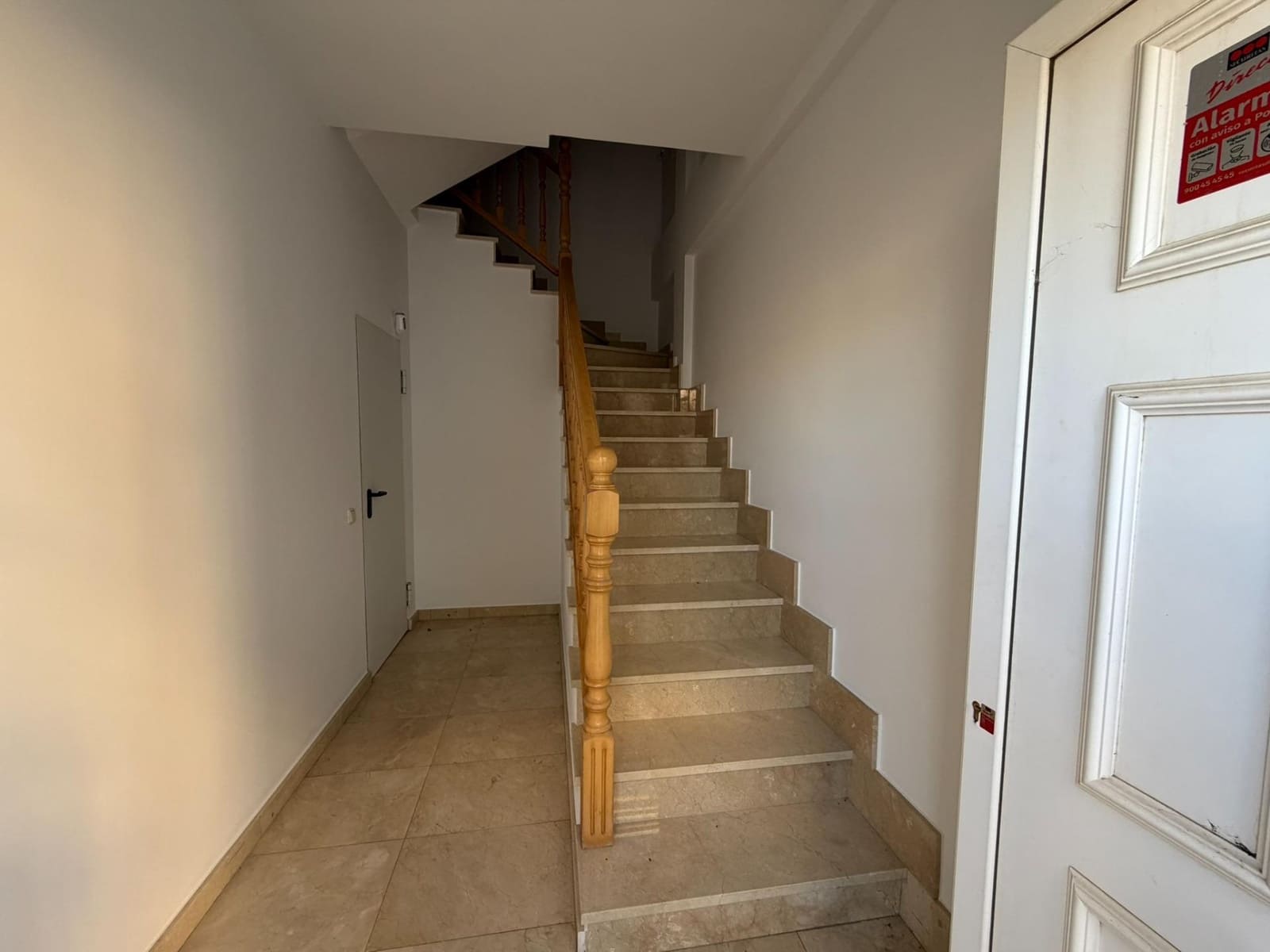 4 bedroom Semi-detached Villa for sale in Cacabelos - € 231,000 (Ref: 9695423)