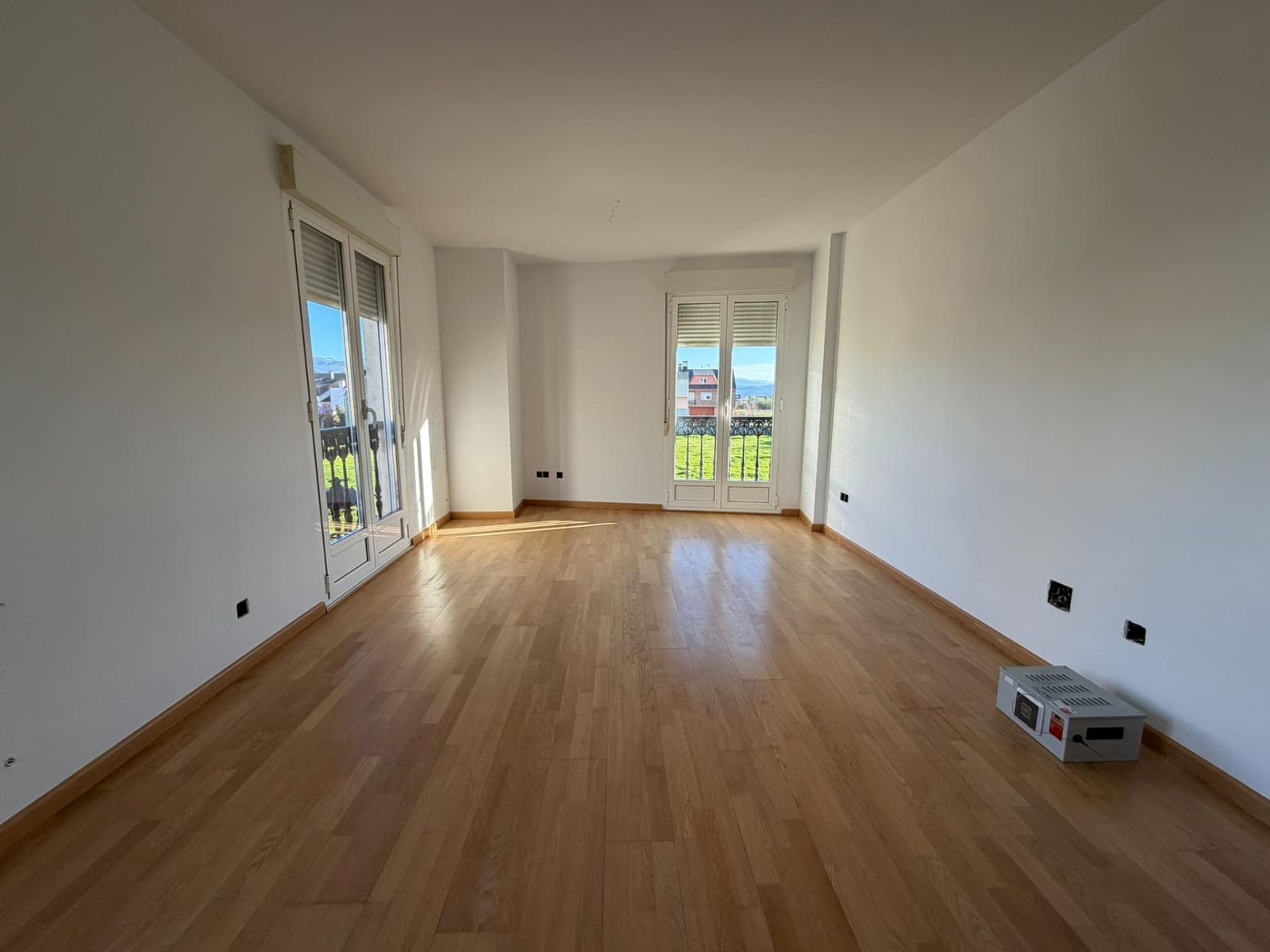 4 bedroom Semi-detached Villa for sale in Cacabelos - € 231,000 (Ref: 9695423)