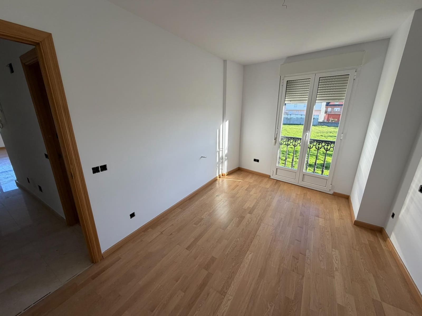 4 bedroom Semi-detached Villa for sale in Cacabelos - € 231,000 (Ref: 9695423)