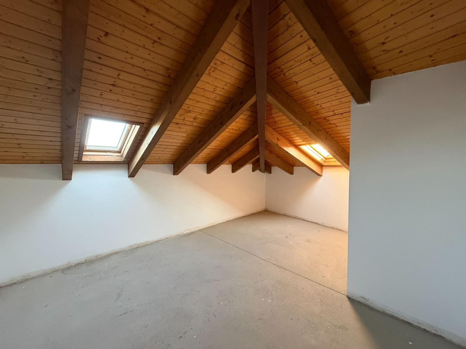 4 bedroom Semi-detached Villa for sale in Cacabelos - € 231,000 (Ref: 9695423)