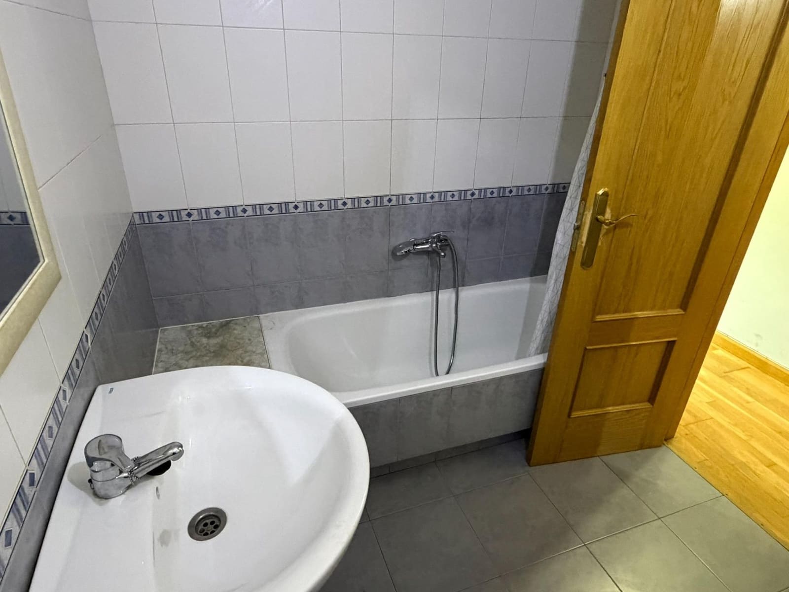 3 bedroom Flat for sale in Ponferrada with garage - € 148,000 (Ref: 9695424)