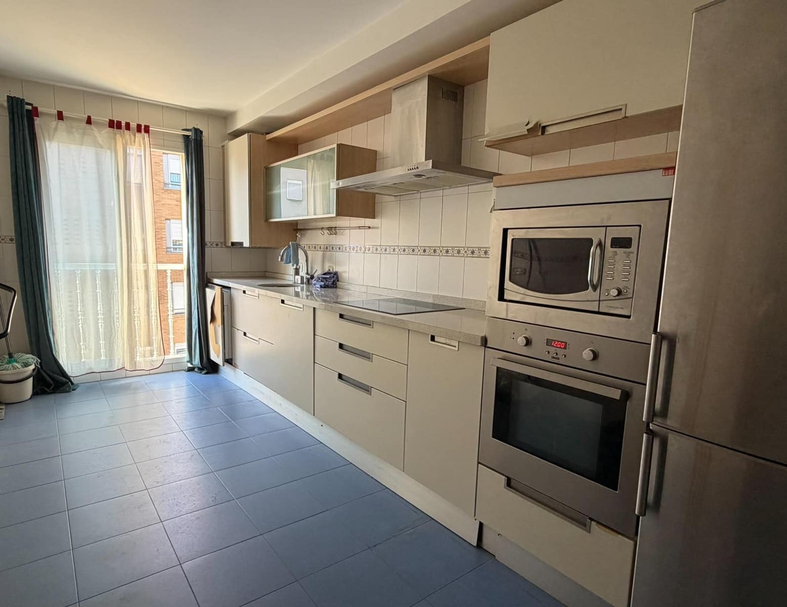 3 bedroom Flat for sale in Ponferrada with garage - € 148,000 (Ref: 9695424)